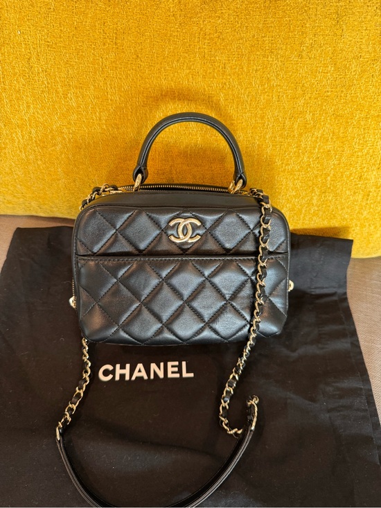 CHANEL Handbags - 💯% Authentic CHANEL Lambskin Quilted Small Trendy CC Bowling Bag in Black.